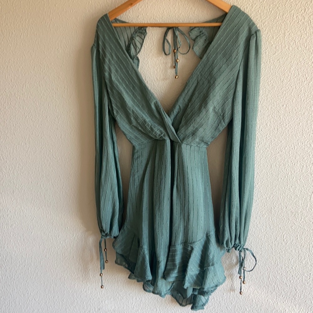 DRESS